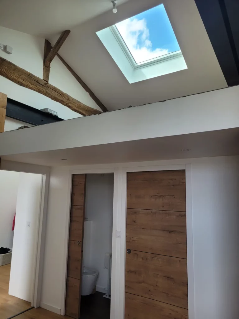 Mezzanine avec fenêtre de toit